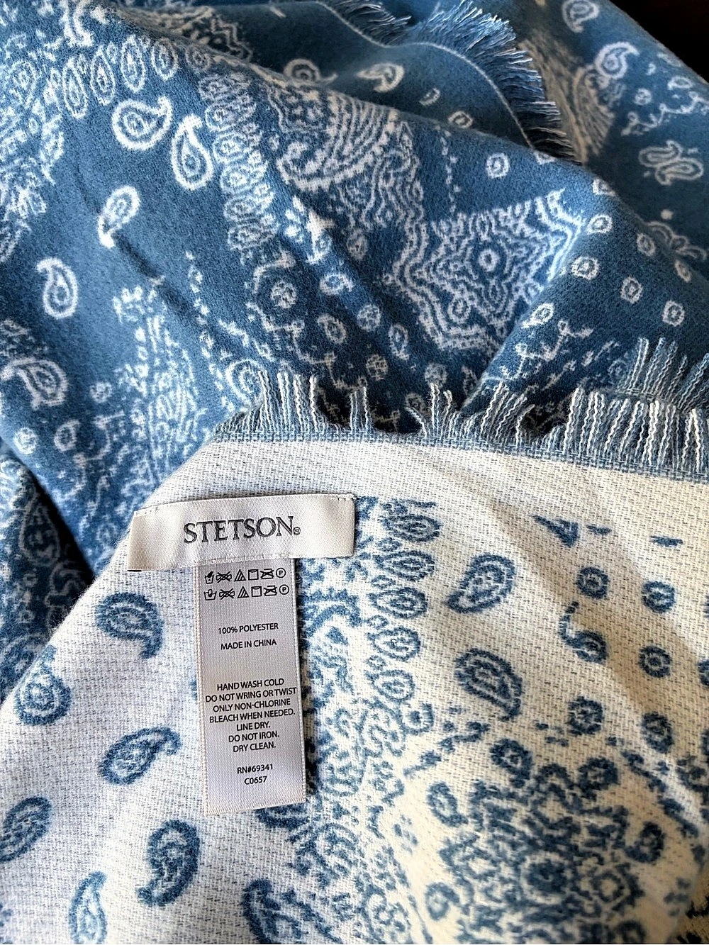 Stetson Reversible Paisley Scarf / Wrap in Blue & White - Picture 5 of 5